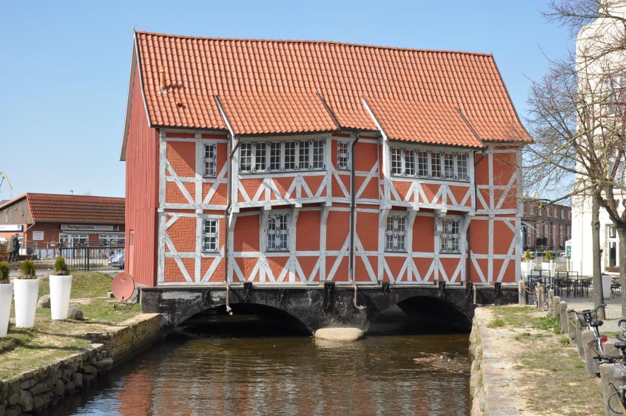 Emilias Hues, Reethaus In Der Bucht Von Wismar Zierow Exteriör bild